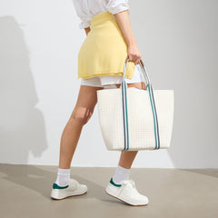 The Lightweight Tote - Birdie