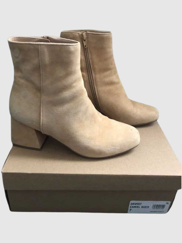 DAVIST CAMEL SUEDE BOOTIE - SM REBOOTED