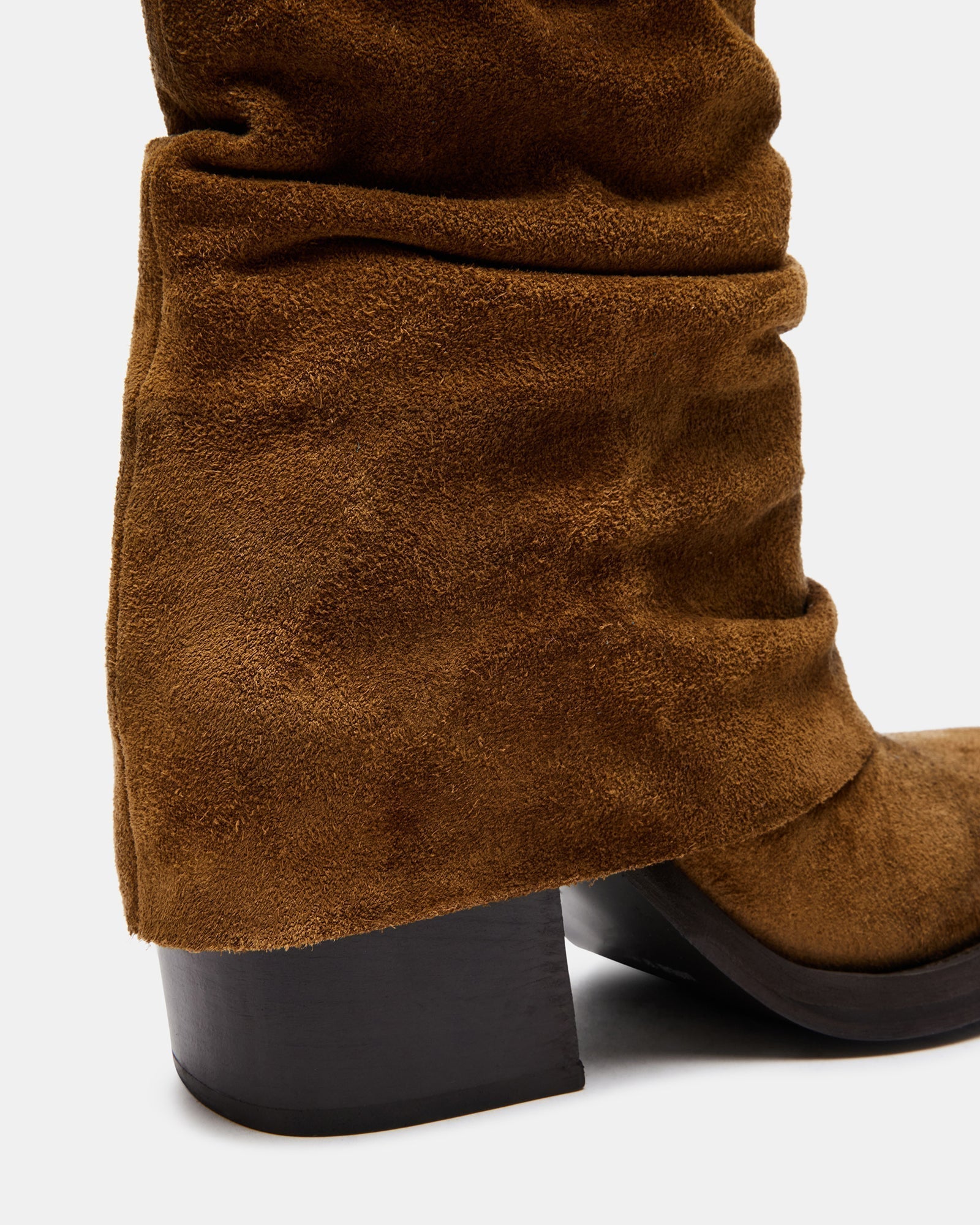 PIA CHESTNUT SUEDE - SM REBOOTED