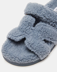 MAYVEN FAUX SHEARLING BLUE - SM REBOOTED