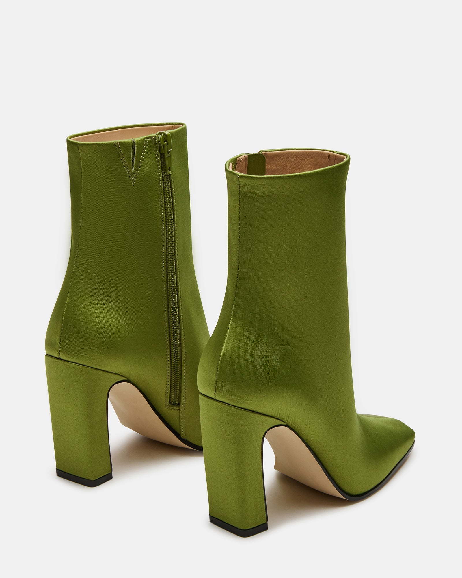 LIZABELLE GREEN - SM REBOOTED