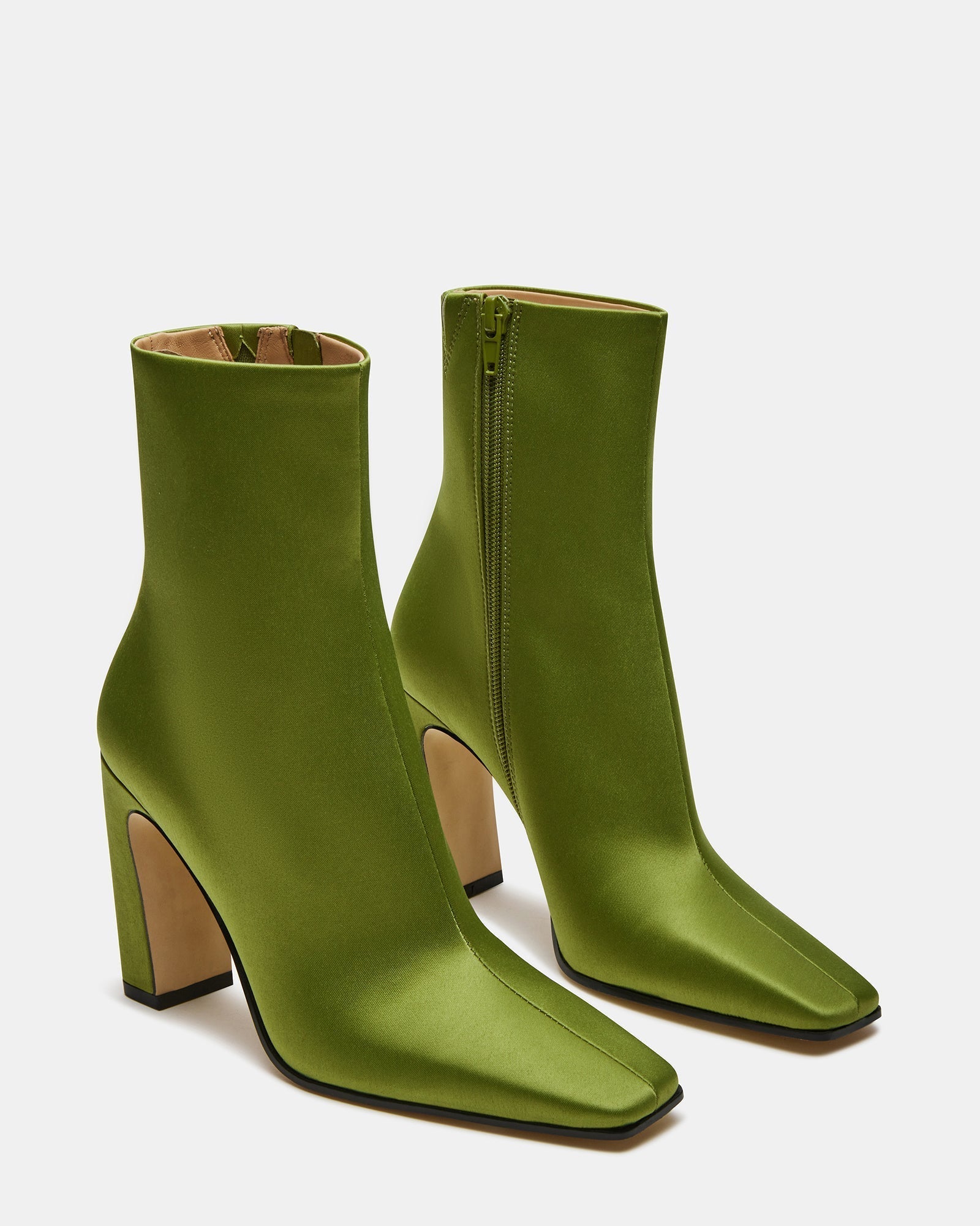 LIZABELLE GREEN - SM REBOOTED
