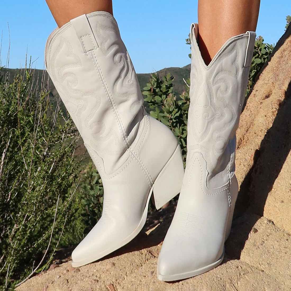 WEST WHITE LEATHER - SM REBOOTED