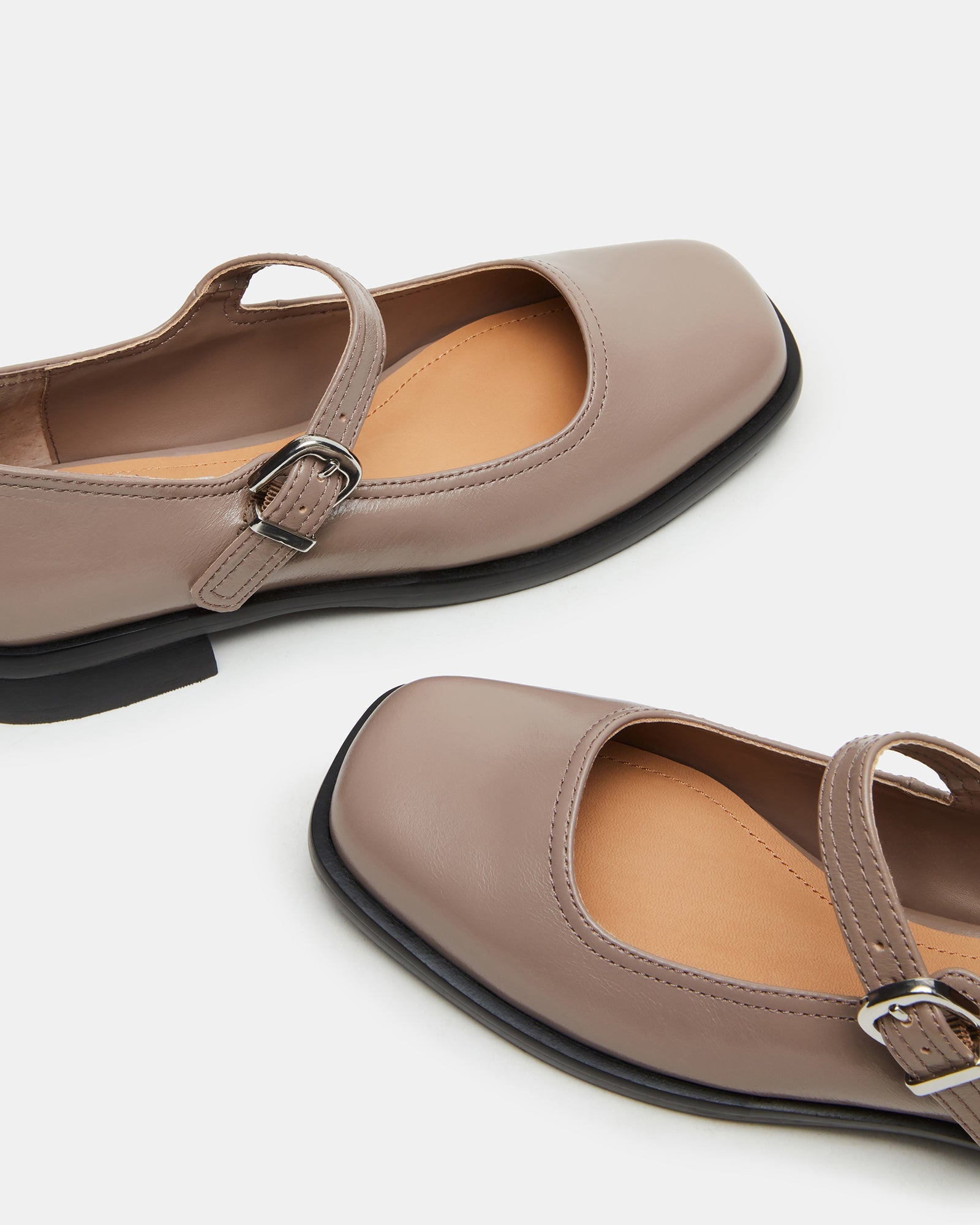 DELANCY TAUPE LEATHER - SM REBOOTED