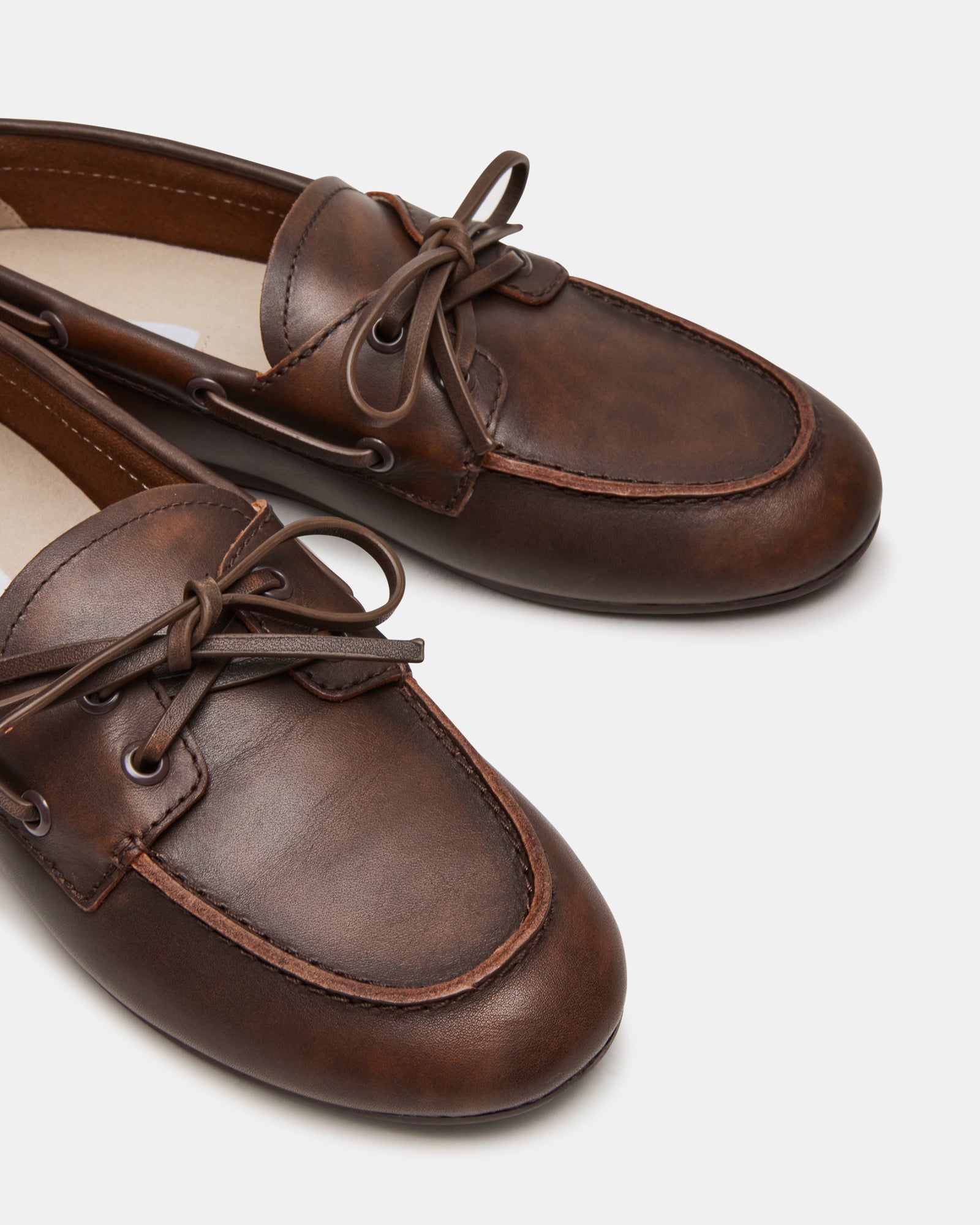 SAG BROWN LEATHER